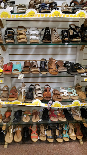 Shoe Store «Heel & Sole Shoes», reviews and photos, 708 Mangrove Ave, Chico, CA 95926, USA