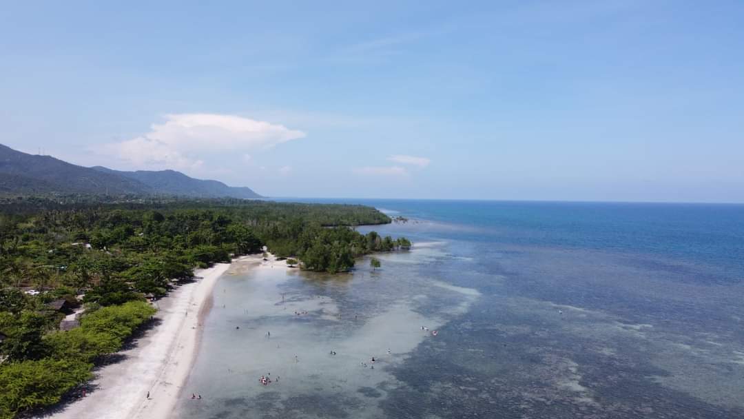 Φωτογραφία του Aroma Beach παροχές περιοχής