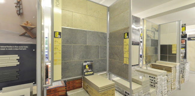 Comments and reviews of Topps Tiles North Finchley