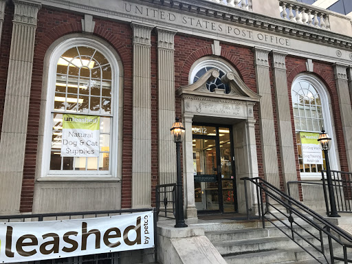 Pet Supply Store «Unleashed by Petco», reviews and photos, 8412 Georgia Ave, Silver Spring, MD 20910, USA