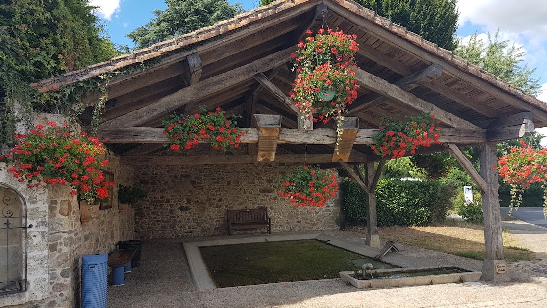 Aire de services camping-car à Massignac (Charente 16)