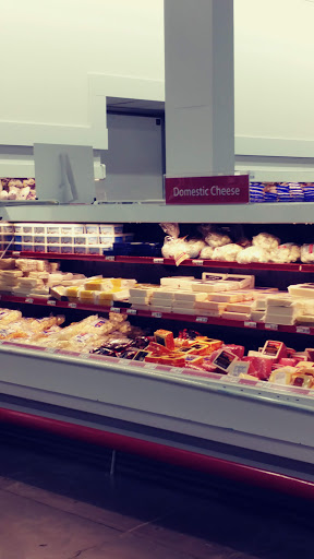 Shopping Mall «Metro Mall-Middle Village», reviews and photos, 6626 Metropolitan Ave, Middle Village, NY 11379, USA