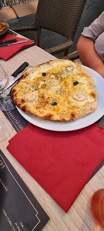 Pizza du Restaurant français Le clos des oliviers à Lançon-Provence - n°11