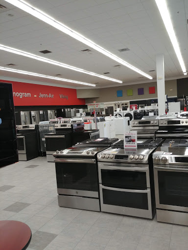 Appliance Store «Famous Tate Appliance & Bedding Centers», reviews and photos, 1015 E Brandon Blvd, Brandon, FL 33511, USA