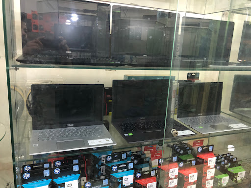 مؤسسة قمة الحاسوب لصيانة الحاسب الآلي 