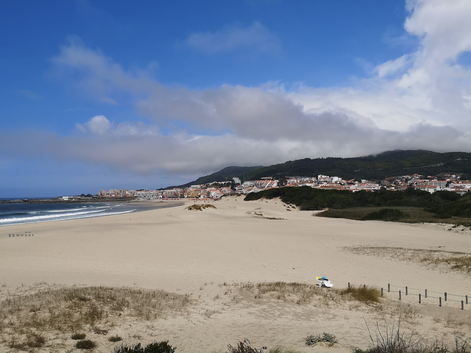 Foto di Praia da Duna do Caldeirao - luogo popolare tra gli intenditori del relax