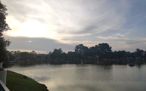 Tasik Taman Bersatu image