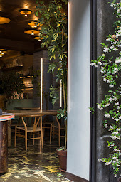 Photo n°95 de LA NOUVELLE REPUBLIQUE, BOUTIQUE HOTEL : HAMMAM, MASSAGE & COWORKING à Paris ()