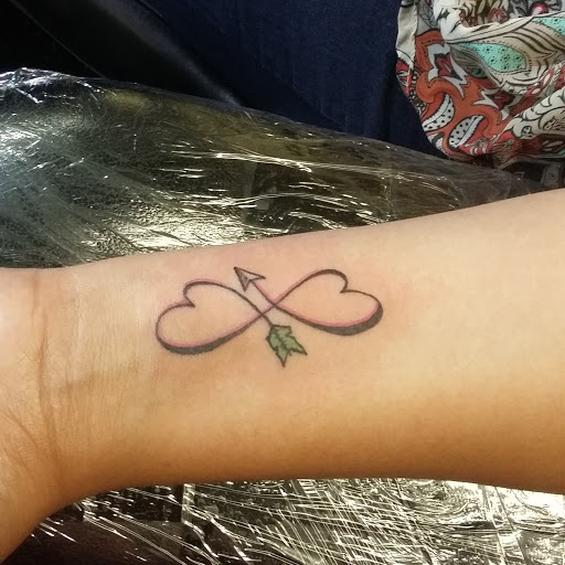 Tattoo Shop «hollywood ink», reviews and photos, 809 S Danny Thomas Blvd, Memphis, TN 38126, USA