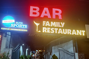 Bluemoon Elite Sports Bar and Family Restaurant image