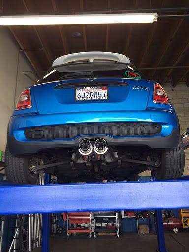 Muffler Technician image