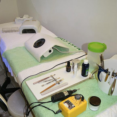 Institut de beauté Claudette: Épilation Onglerie Bronzage Minceur Maquillage semi-permanent à Aubenas