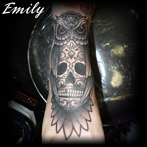 Tattoo Shop «Lucky Strike Tattoo and Body Piercing», reviews and photos, 115 E Broad St Ste 100, Quakertown, PA 18951, USA