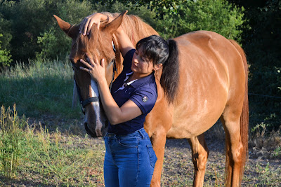 Camille Lançon - Ostéopathe pour animaux (chevaux, chiens, chats, NACs) à Boëge