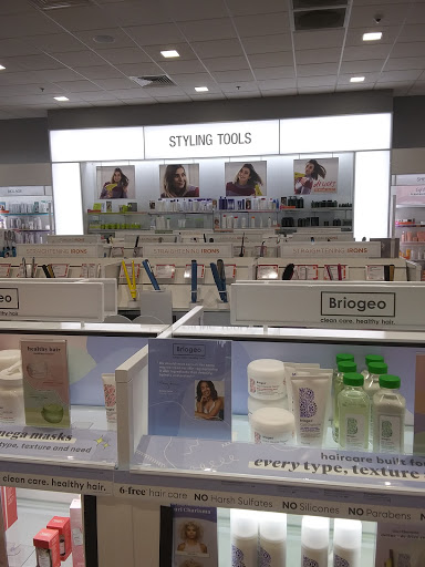 Hair Salon «Ulta Beauty», reviews and photos, 5481 Touhy Ave, Skokie, IL 60077, USA