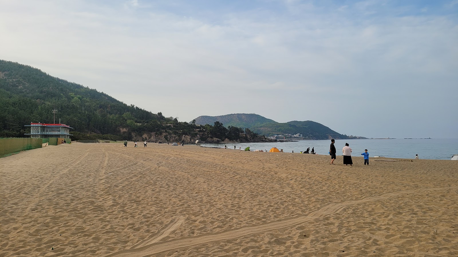 Photo of Chilpo Beach and the settlement
