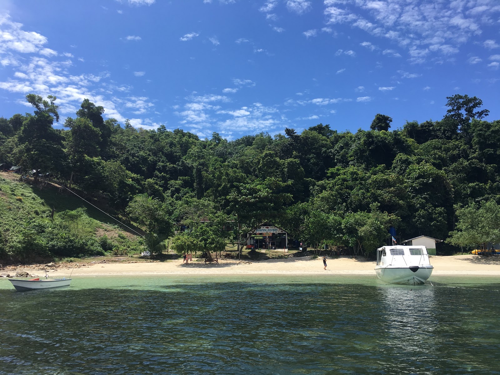 Fotografie cu Rang Bulan Beach cu golful spațios