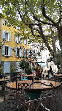 Atmosphère du Restaurant La Terrasse Provençale à Collobrières - n°8