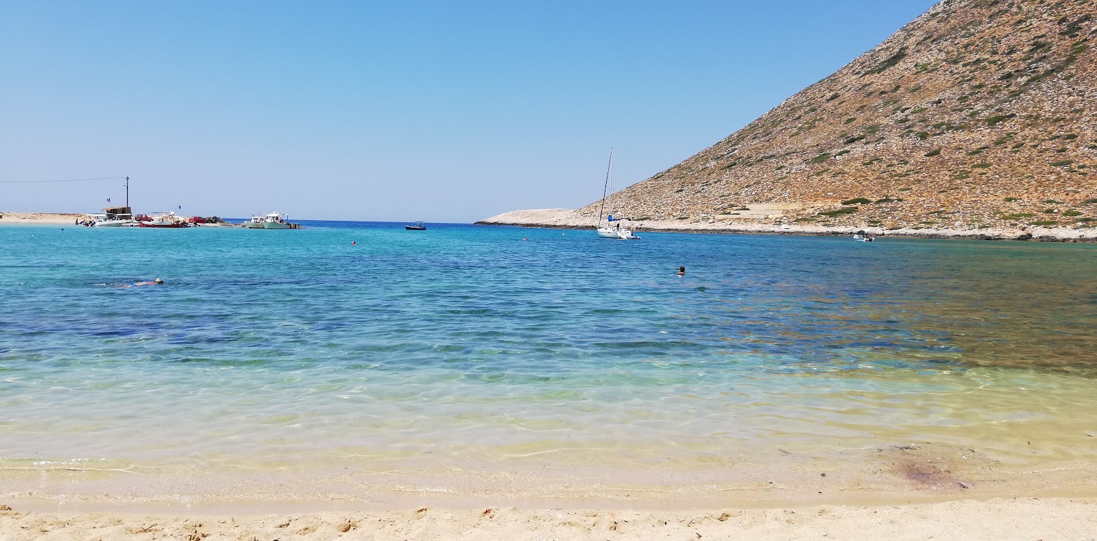 Foto di Stavros Beach con abbastanza pulita livello di pulizia