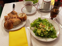 Salade César du Restaurant de grillades à la française Le Relais de l'Entrecôte à Paris - n°12