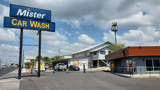 Car Wash «Mister Car Wash», reviews and photos, 5721 Burnet Rd, Austin, TX 78756, USA
