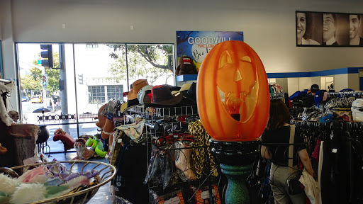 Thrift Store «Goodwill - Santa Monica», reviews and photos