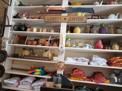 Restaurant «The Pineapple Tea Room & Coffee Shoppe», reviews and photos, 604 Colwyn St, Cumberland Gap, TN 37724, USA