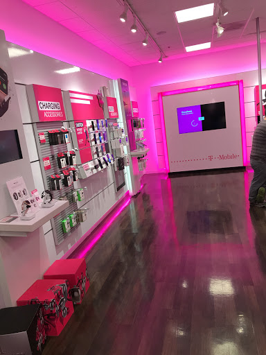 Cell Phone Store «T-Mobile», reviews and photos, 35020 Newark Blvd, Newark, CA 94560, USA