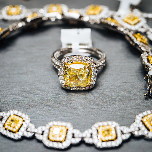 Jewelry Store «Select Jewelers, LLC», reviews and photos, 2221 S Voss Rd, Houston, TX 77057, USA