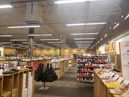 Shoe Store «DSW Designer Shoe Warehouse», reviews and photos, 6636 E State St, Rockford, IL 61108, USA