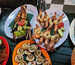 New Moon Cafe Seafood photo