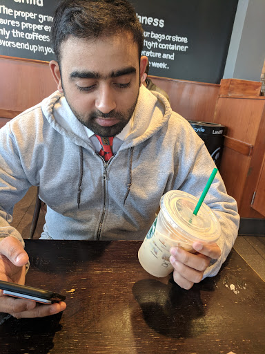 Coffee Shop «Starbucks», reviews and photos, 1560 E Golf Rd, Schaumburg, IL 60173, USA