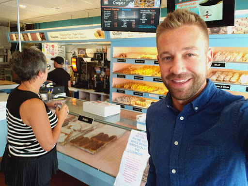 Donut Shop «Country Style Donuts», reviews and photos, 4300 Williamsburg Rd, Richmond, VA 23231, USA