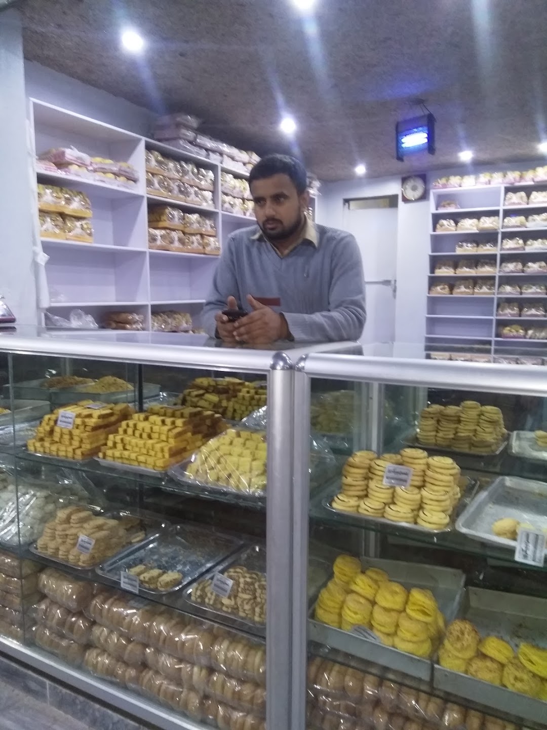 HassaN Sweets& Bakers