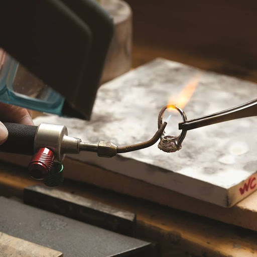 Jewelry Store «Williams Diamond Center», reviews and photos, 2823 London Rd # 4, Eau Claire, WI 54701, USA