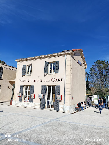 Centre culturel Espace culturel de la gare Pourcieux