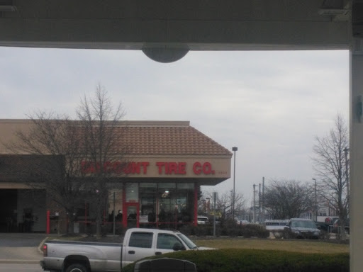 Tire Shop «Discount Tire Store - Plainfield, IN», reviews and photos, 2642 E Main St, Plainfield, IN 46168, USA