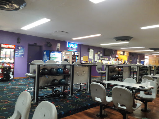 Bowling Alley «Crest Hill Lanes & Keglers Sportsbar and Grill», reviews and photos, 905 Theodore St, Crest Hill, IL 60403, USA