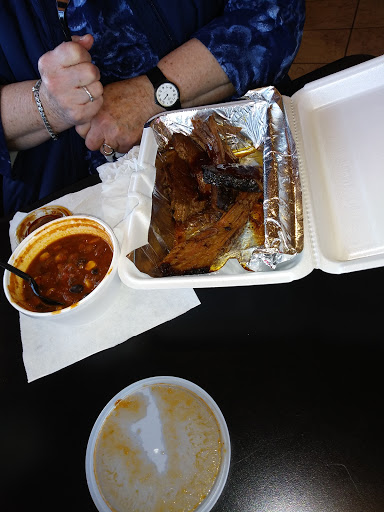 Caterer «Hog Wild BBQ, Restaurant and Catering», reviews and photos, 154 W Lakewood Blvd, Holland, MI 49424, USA