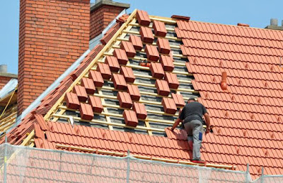 Les Toitures d'Ariège - Entreprise de Couverture Pamiers: Artisan couvreur - Rénovation - Démoussage tuiles - Étanchéité 09 à La Tour-du-Crieu