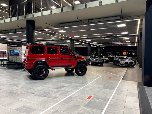 Mercedes Benz Dealer «Mercedes-Benz Manhattan», reviews and photos, 770 11th Ave, New York, NY 10019, USA