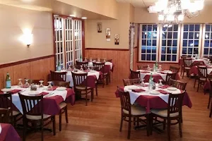 Lefty's Pizzeria and Restaurant image