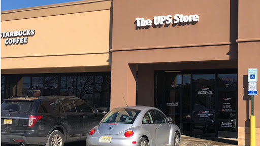 The UPS Store, 178 E Hanover Ave #103, Cedar Knolls, NJ 07927, USA, 