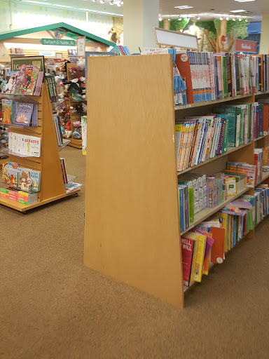 Book Store «Barnes & Noble», reviews and photos, 189 The Grove Dr, Los Angeles, CA 90036, USA