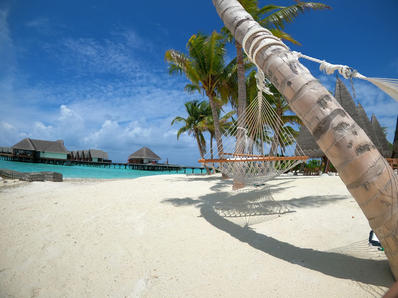 Foto von Aarah Island Strand mit weißer sand Oberfläche