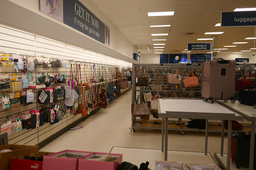 Department Store «Marshalls», reviews and photos, 8 Allstate Rd, Dorchester, MA 02125, USA