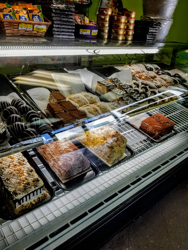 Grocery Store «Good Neighbor Store», reviews and photos, 4107 SE 82nd Ave, Portland, OR 97266, USA