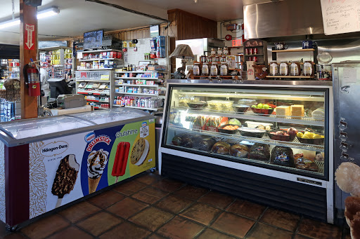 Convenience Store «Riverkern General Store and Deli», reviews and photos, 16130 Sierra Way, Kernville, CA 93238, USA