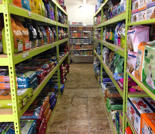 Pet Supply Store «Lucky Pet Premium Pet Food & Boutique», reviews and photos, 4115 W Olympic Blvd, Los Angeles, CA 90019, USA