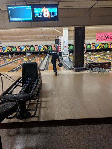 Bowling Alley «State Bowling Center», reviews and photos, 17 E State St, Ilion, NY 13357, USA
